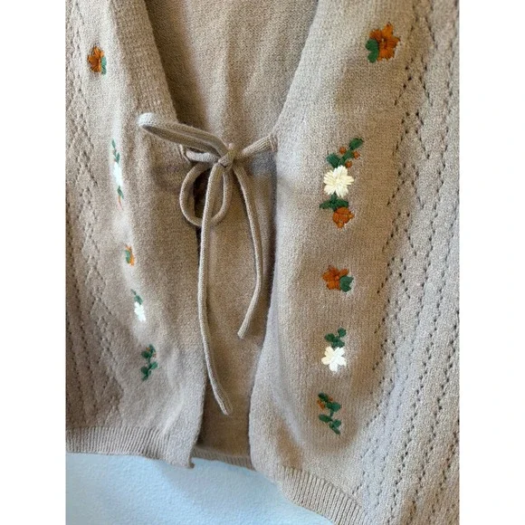 Sweater Vest Womens Medi Tan Floral Embroidered Tie Front Pointelle Spring - Picture 2 of 7
